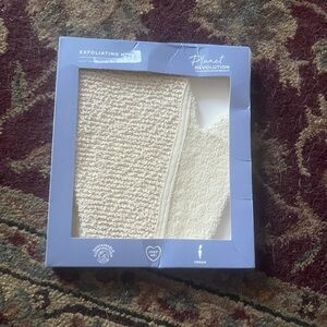 Revolution Exfoliating Mitt - Cream